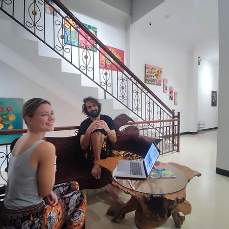Fora Capsule Hostel Tuban كوتا المظهر الخارجي الصورة