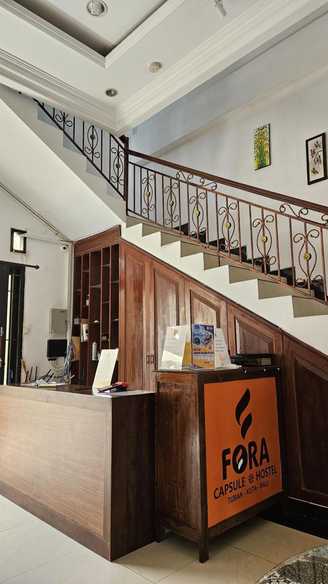 Fora Capsule Hostel Tuban كوتا المظهر الخارجي الصورة