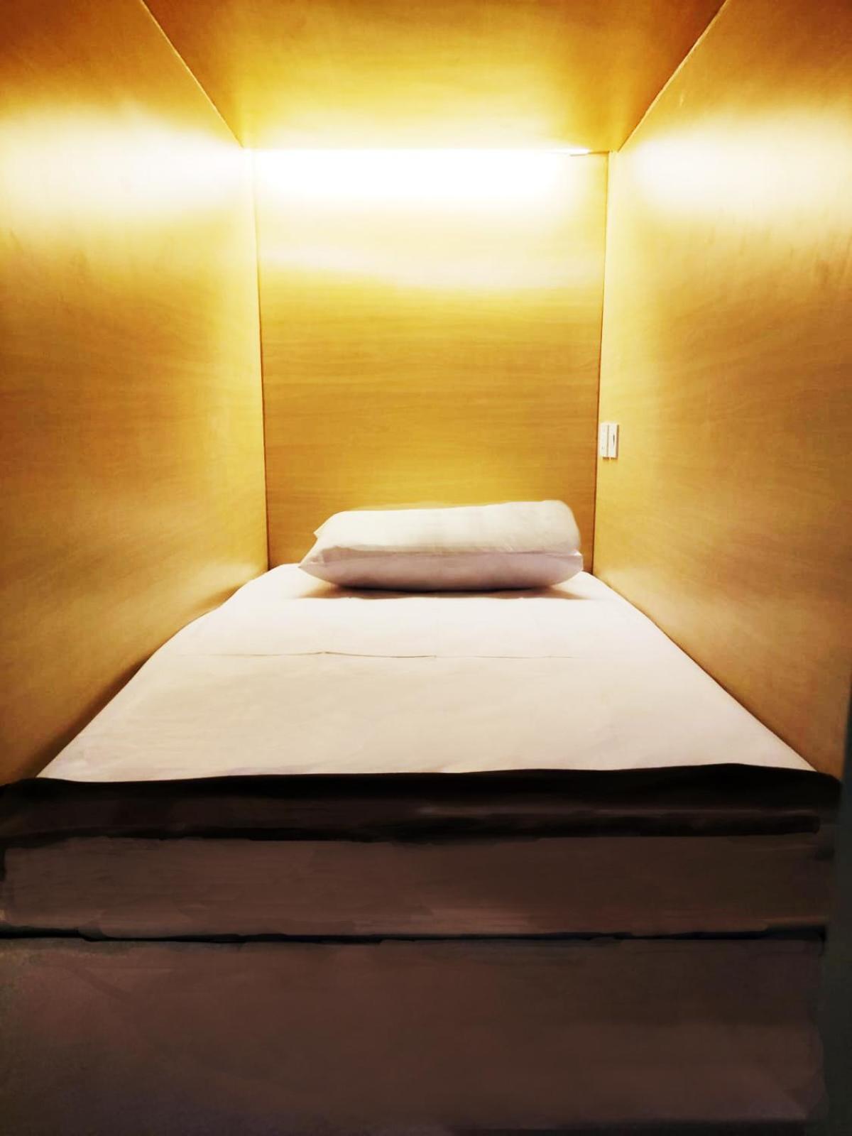 Fora Capsule Hostel Tuban كوتا المظهر الخارجي الصورة